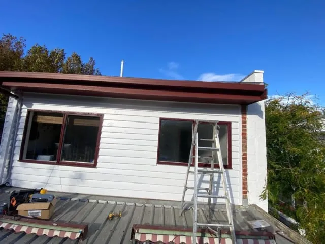 Gutter being cleaned out on a Melbourne home